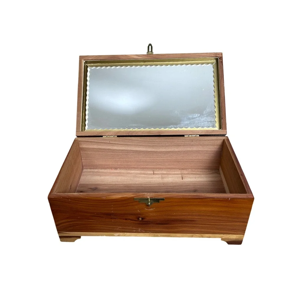 N/A elegant cedar